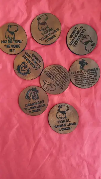 IMANES EN CUERO