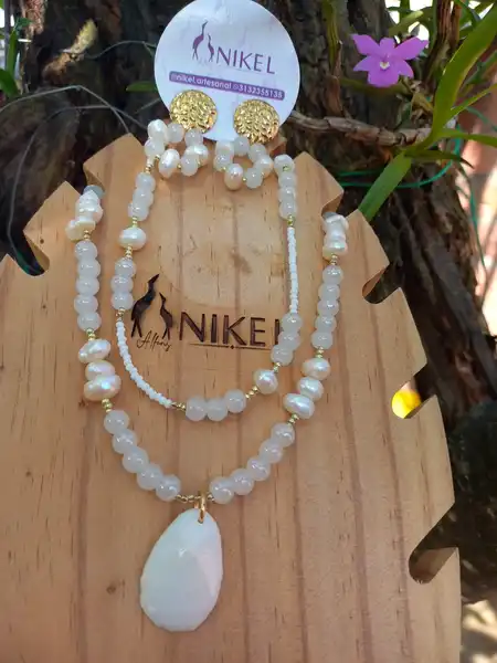 Collar de Mostacilla Artesanal: Elegancia y Artesanía en Cada Detalle (Unidad)